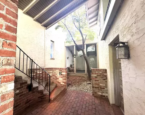 Exterior - 2111 Sutton Ave #B, Cincinnati, OH 45230 photo 3 of 10