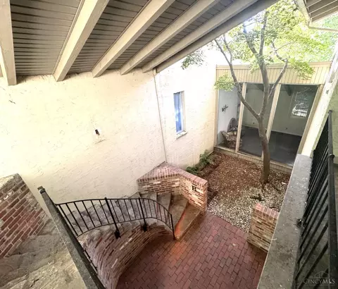 Exterior - 2111 Sutton Ave #B, Cincinnati, OH 45230 photo 9 of 10