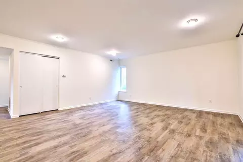 Living - 2111 Sutton Ave #B, Cincinnati, OH 45230 photo 3 of 4