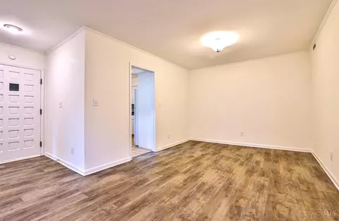 Living - 2111 Sutton Ave #B, Cincinnati, OH 45230 photo 4 of 4