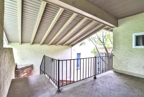 Exterior - 2111 Sutton Ave #B, Cincinnati, OH 45230 photo 7 of 10