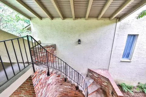 Exterior - 2111 Sutton Ave #B, Cincinnati, OH 45230 photo 8 of 10