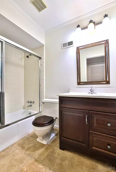Bath - 2111 Sutton Ave #B, Cincinnati, OH 45230 photo 3 of 3