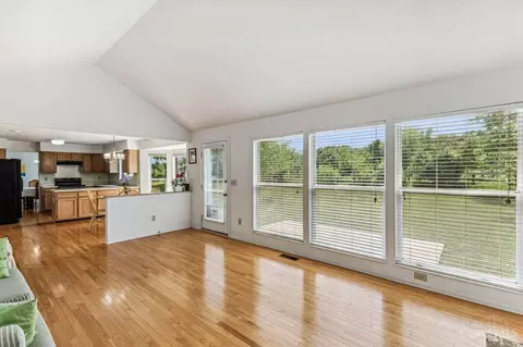 2565 Carriagegate Ln, Maineville, OH 45039 photo 9