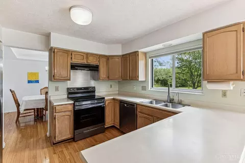 2565 Carriagegate Ln, Maineville, OH 45039 photo 12