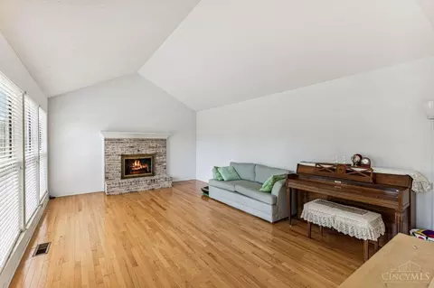 2565 Carriagegate Ln, Maineville, OH 45039 photo 8