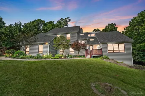 5747 Woodbridge Ln, West Chester, OH 45069