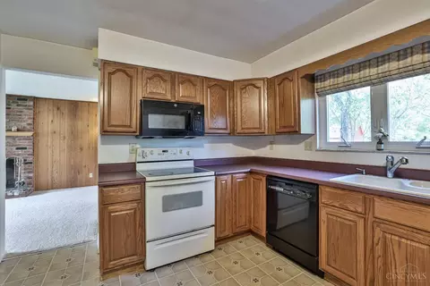 9339 Montoro Dr, Cincinnati, OH 45231 photo 17