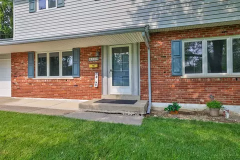 9339 Montoro Dr, Cincinnati, OH 45231 photo 3