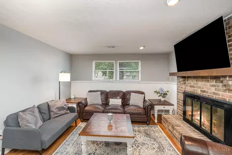Living - 17 Sugarmaple Ct, Reading, OH 45236 photo 2 of 3