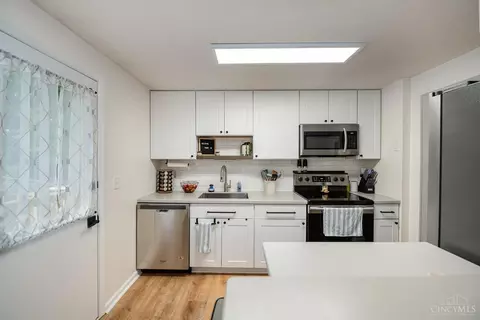 Kitchen - 17 Sugarmaple Ct, Reading, OH 45236 photo 1 of 3