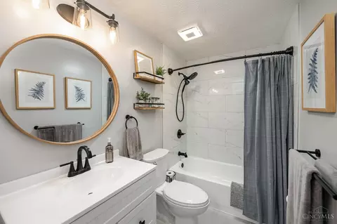 Bath - 17 Sugarmaple Ct, Reading, OH 45236 photo 1 of 1