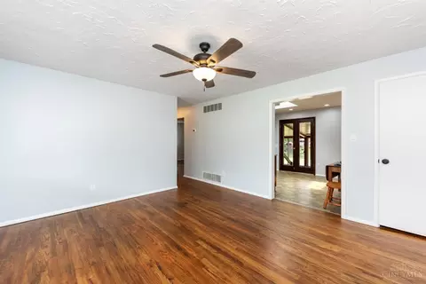Living - 9341 Coogan Dr, Cincinnati, OH 45231 photo 1 of 3