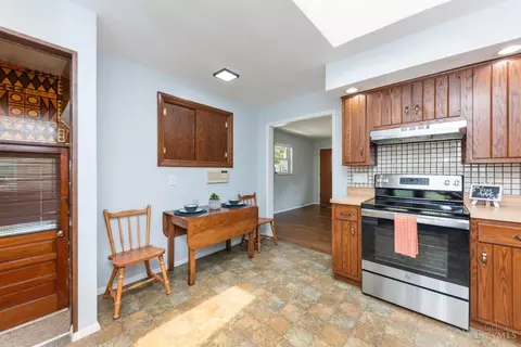Kitchen - 9341 Coogan Dr, Cincinnati, OH 45231 photo 4 of 5