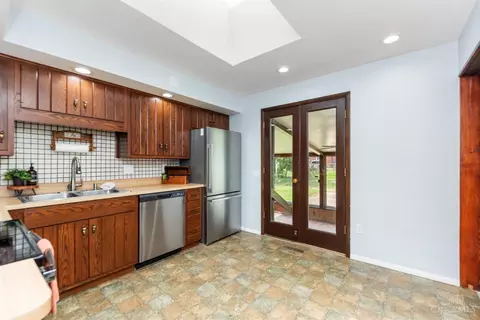 Kitchen - 9341 Coogan Dr, Cincinnati, OH 45231 photo 1 of 5