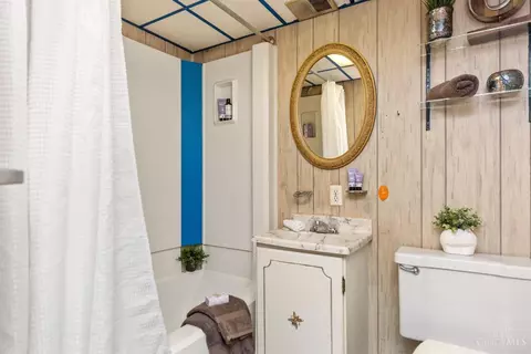 Bath - 9341 Coogan Dr, Cincinnati, OH 45231 photo 1 of 1