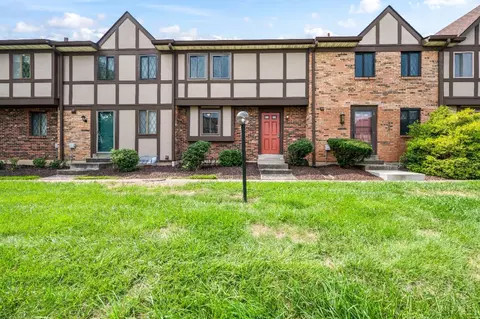 7458 Saxony Dr, West Chester, OH 45069