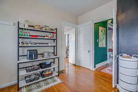 Entry Way - 1000 Overlook Ave, Cincinnati, OH 45238 photo 2 of 2
