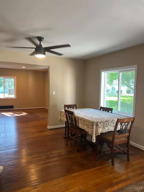Dining - 371 Third St, Williamsburg, OH 45176 photo 2 of 2