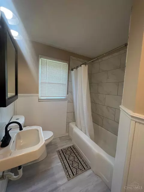 Bath - 371 Third St, Williamsburg, OH 45176 photo 2 of 2