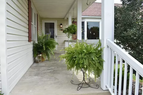 100 Robin Ln, Hillsboro, OH 45133