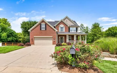 10806 Carolina Pines Dr, Harrison, OH 45030