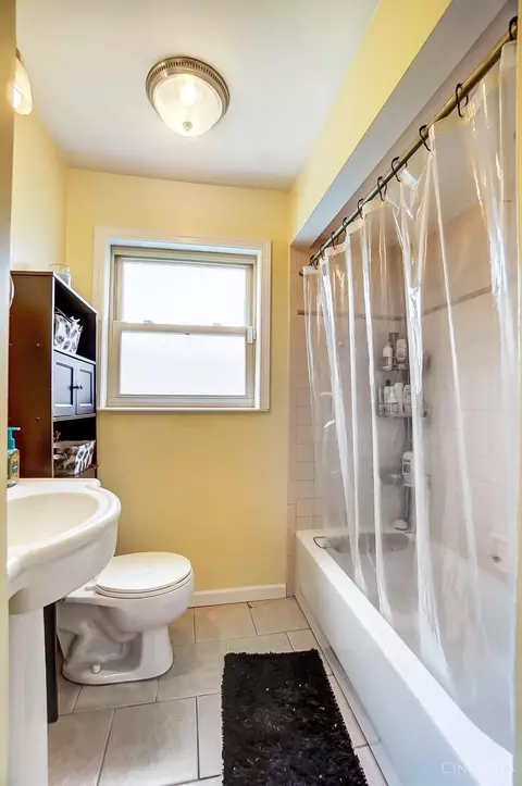 Bath - 7016 Clovernook Ave, Cincinnati, OH 45231 photo 2 of 4
