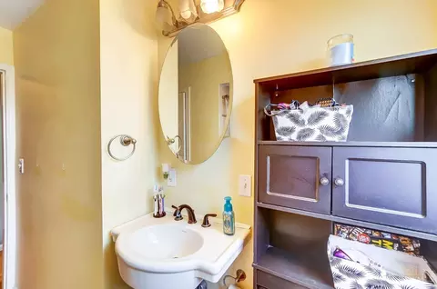 Bath - 7016 Clovernook Ave, Cincinnati, OH 45231 photo 3 of 4