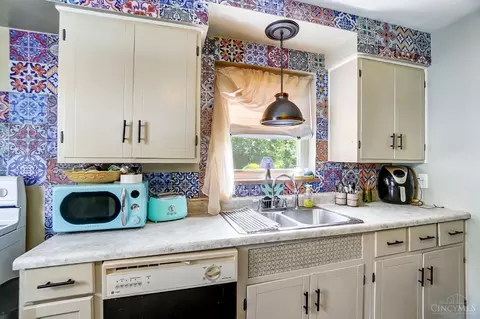Kitchen - 7016 Clovernook Ave, Cincinnati, OH 45231 photo 4 of 6