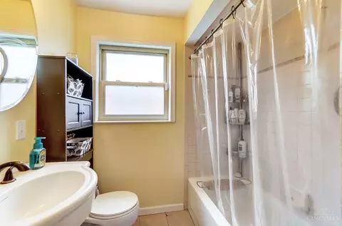 Bath - 7016 Clovernook Ave, Cincinnati, OH 45231 photo 1 of 4