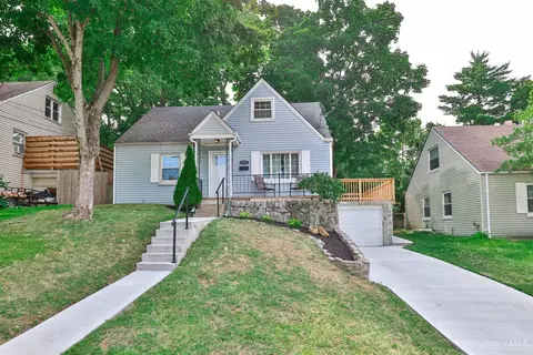 2712 Redfield Pl, Cincinnati, OH 45230