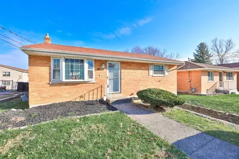 8254 Bobolink Dr, Cincinnati, OH 45231 photo 2