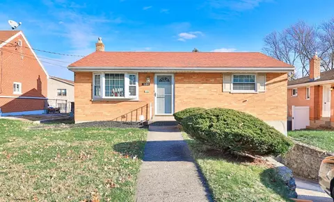 8254 Bobolink Dr, Cincinnati, OH 45231