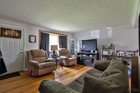 8254 Bobolink Dr, Cincinnati, OH 45231 photo 5
