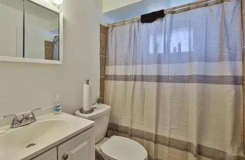 8254 Bobolink Dr, Cincinnati, OH 45231 photo 17
