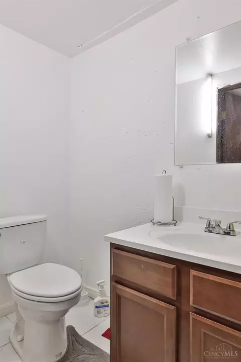 8254 Bobolink Dr, Cincinnati, OH 45231 photo 16