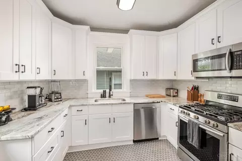 Kitchen - 4101 Watterson St, Cincinnati, OH 45227 photo 2 of 3