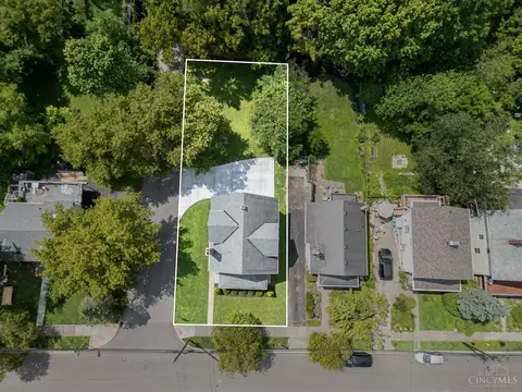 View/Area - 4101 Watterson St, Cincinnati, OH 45227 photo 2 of 7