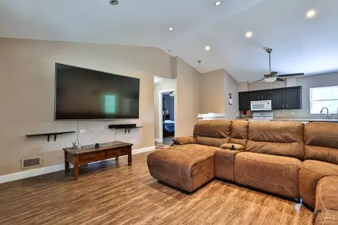 Living - 2176 Pinney Ln, Cincinnati, OH 45231 photo 1 of 1