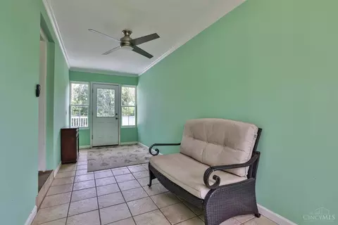 Entry Way - 2176 Pinney Ln, Cincinnati, OH 45231 photo 1 of 2