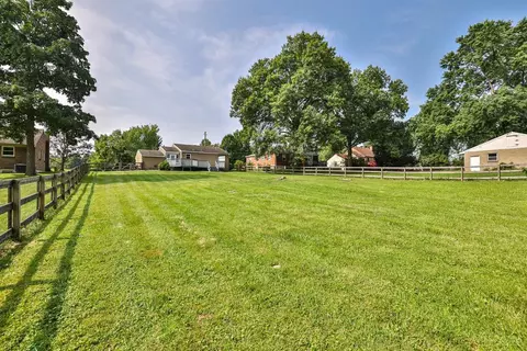 Exterior - 2176 Pinney Ln, Cincinnati, OH 45231 photo 7 of 11