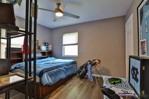 Bedroom - 2176 Pinney Ln, Cincinnati, OH 45231 photo 3 of 4