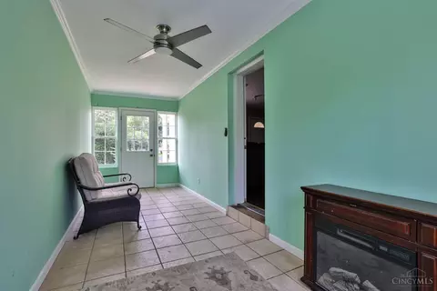 Entry Way - 2176 Pinney Ln, Cincinnati, OH 45231 photo 2 of 2