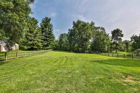 Exterior - 2176 Pinney Ln, Cincinnati, OH 45231 photo 6 of 11