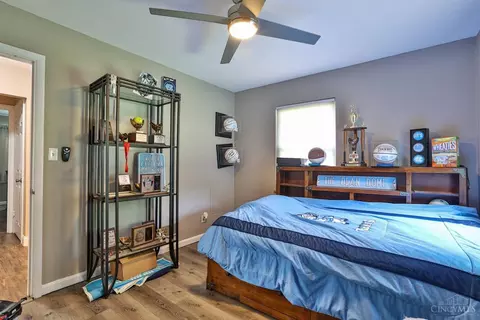 Bedroom - 2176 Pinney Ln, Cincinnati, OH 45231 photo 4 of 4