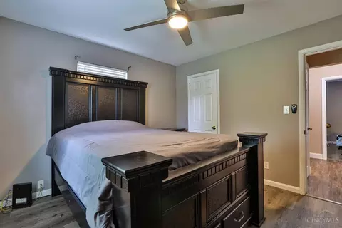 Bedroom - 2176 Pinney Ln, Cincinnati, OH 45231 photo 2 of 4