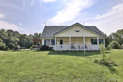 2863 Davis Rd, Bethel, OH 45106