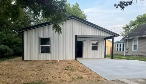 242 Wall St, Wilmington, OH 45177