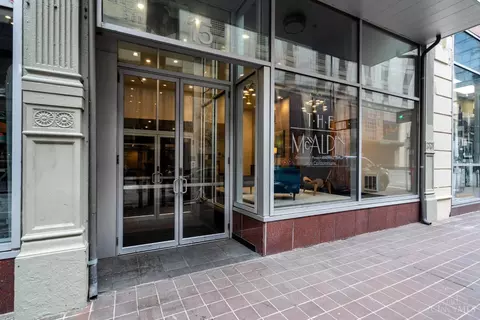 15 Fourth St #411, Cincinnati, OH 45202