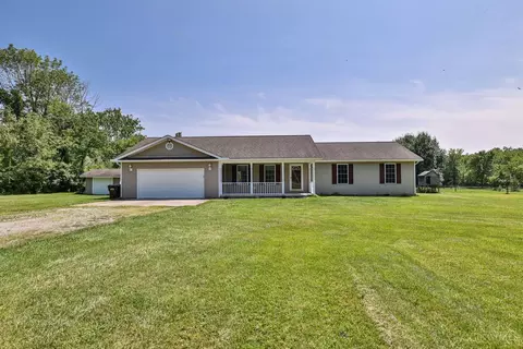 7483 Strout Rd, Clarksville, OH 45113